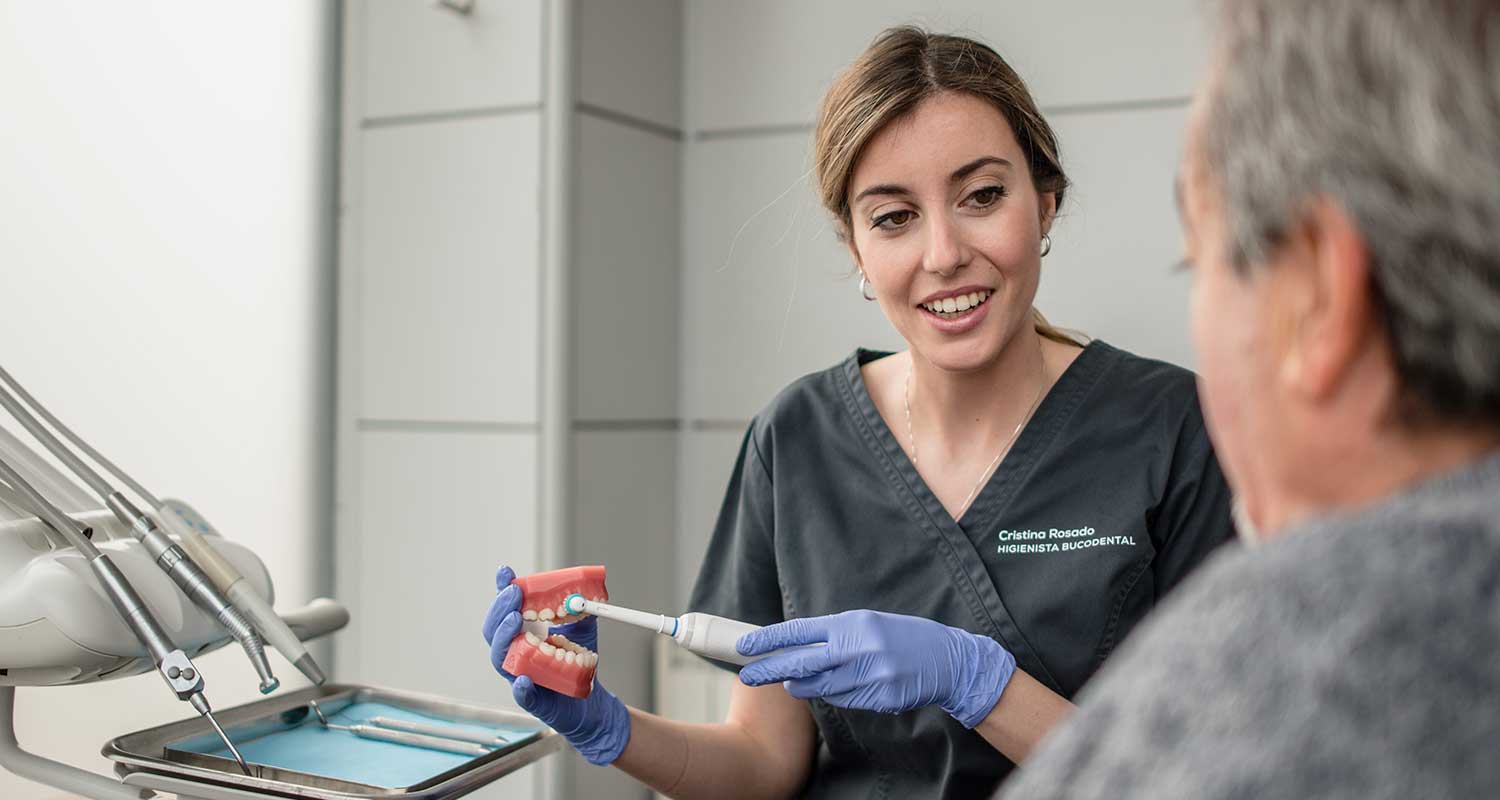 Principales tratamientos de estética dental en Clínica Dental Marta Escribano
